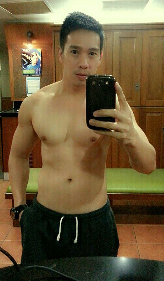 หนุ่มล่ำปินอย