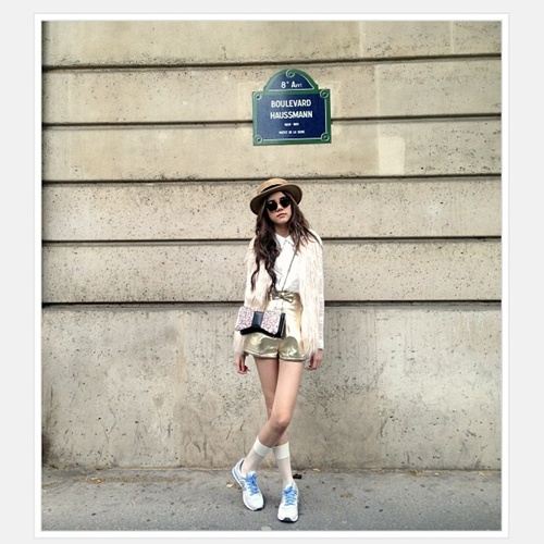 เอสเธอร์  สวย น่ารัก ขาว ขายาว