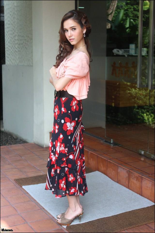 รุ่นใหญ่บรวงสรวง " คือหัตถาครองภิภพ "