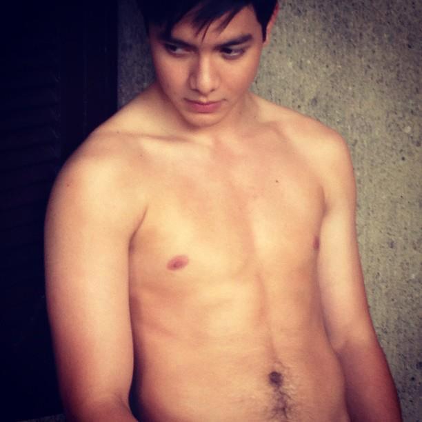 หนุ่มหล่อ Alden Richards (เจมส์จิ2)