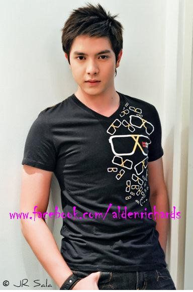 หนุ่มหล่อ Alden Richards (เจมส์จิ2)