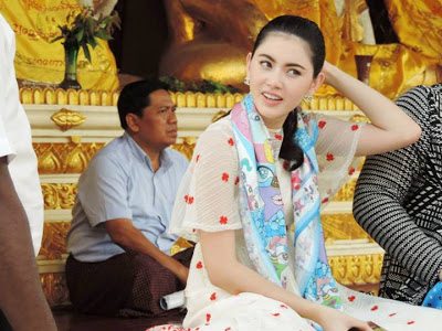 ใหม่ ดาวิกา บนเว็บที่พม่า