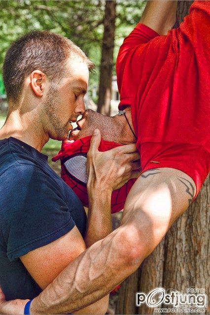 kiss kiss love love