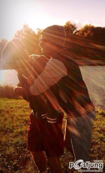kiss kiss love love