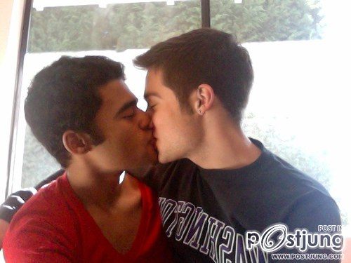 kiss kiss love love