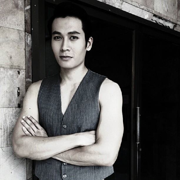เกมส์ ชวัลนันท์ กับบทคุณศุกล คือหัตถาครองพิภพ หล่อเนี้ยบ .