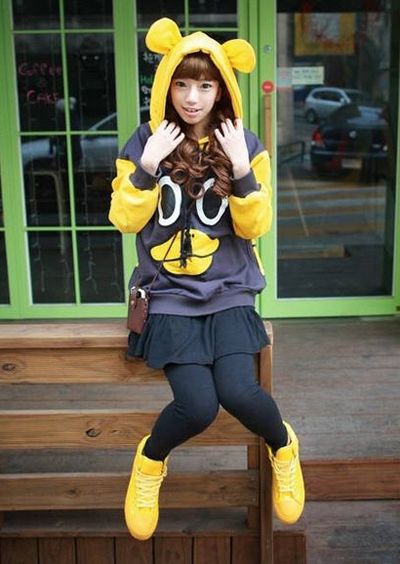 เสื้อกันหนาวมีหู เทรนด์น่ารัก ๆ สำหรับสาวแบ๊วตัวแม่