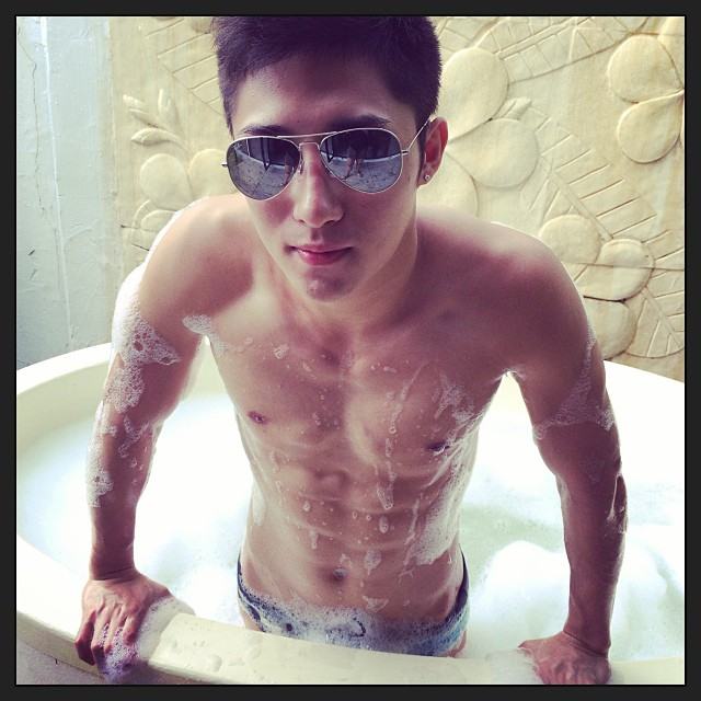ขาวจั๊วน่าเจี๊ยะ