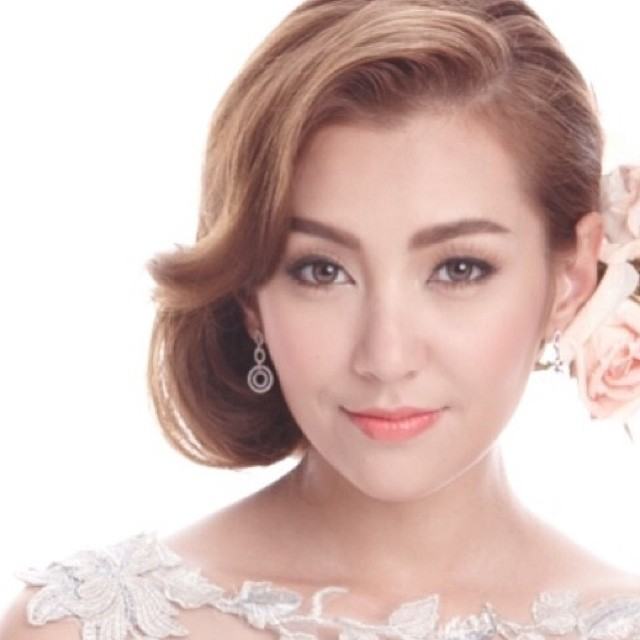 เบลล่า ไทย อังกฤษ