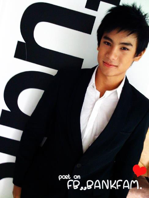 แบงค์ หนุ่มหล่อจาก มาดามดัน
