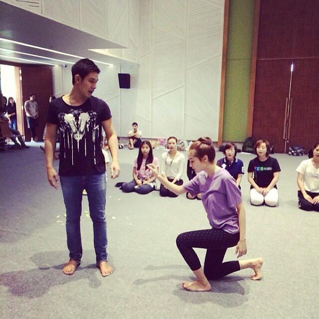 อ๋อม-ขวัญ ซ้อมละครเวที "มหาชาติ มหาบุรุษ"