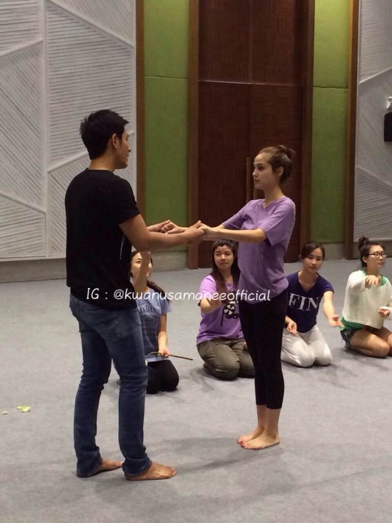 อ๋อม-ขวัญ ซ้อมละครเวที "มหาชาติ มหาบุรุษ"