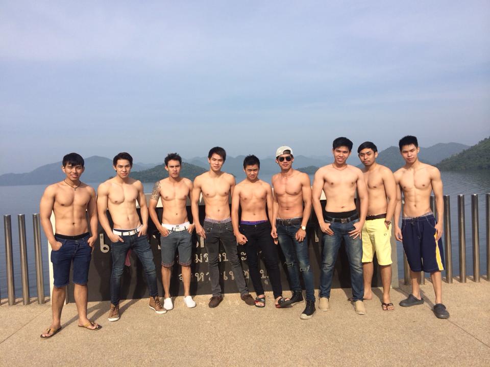 หนุ่มหล่อๆ