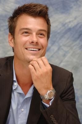 JOSH DUHAMEL คนหล่อดูแล้วอบอุ่นสดใส!