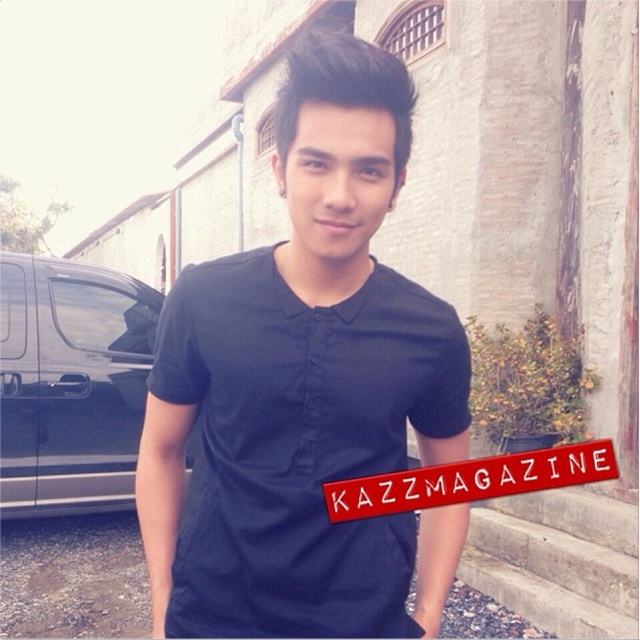 (Ts9) ตั้ม-อ้น-เชอรีน @ KAZZ vol.7 no.89 December 2013