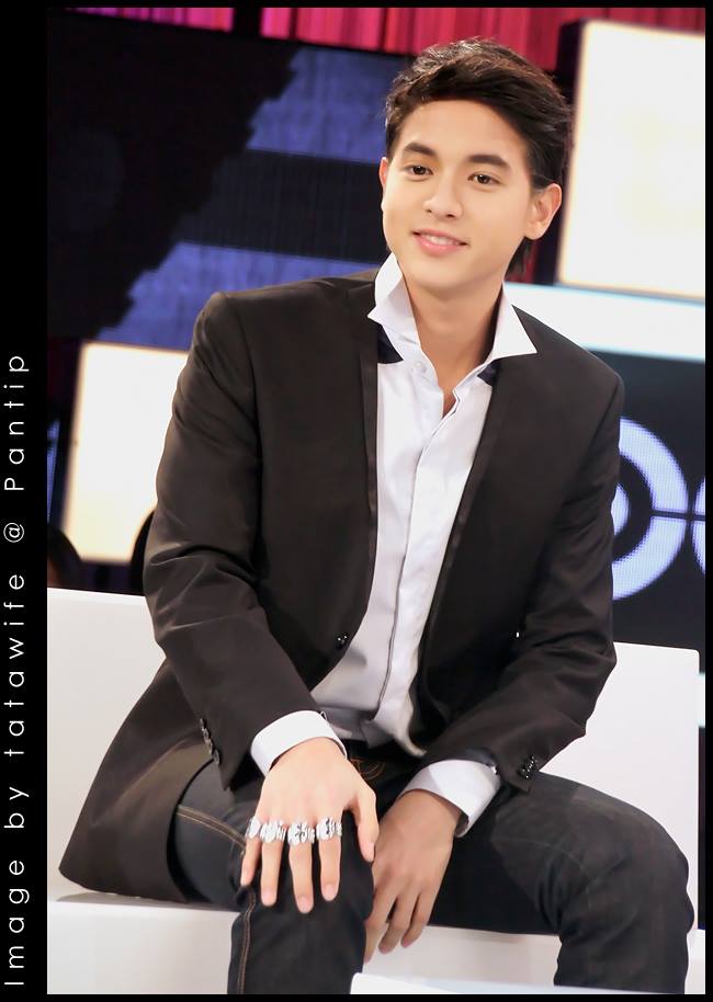 เจมส์ จิรายุ @ รายการ เจาะใจ (12-12-13)