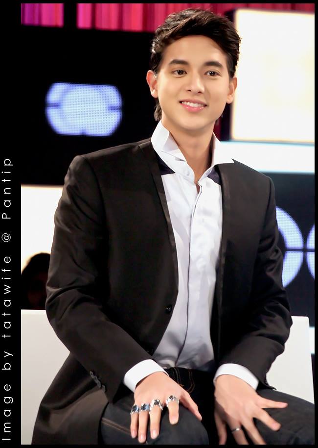 เจมส์ จิรายุ @ รายการ เจาะใจ (12-12-13)