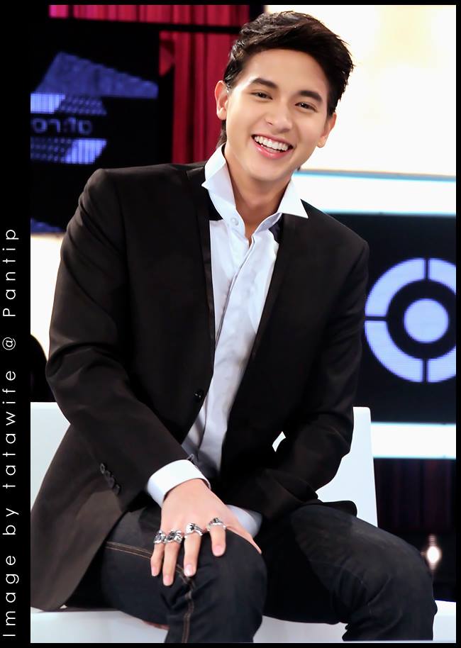 เจมส์ จิรายุ @ รายการ เจาะใจ (12-12-13)
