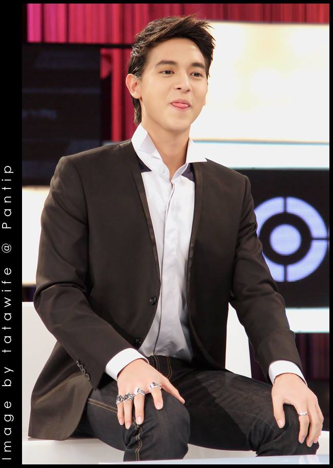 เจมส์ จิรายุ @ รายการ เจาะใจ (12-12-13)