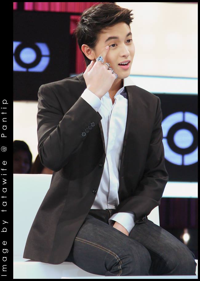 เจมส์ จิรายุ @ รายการ เจาะใจ (12-12-13)