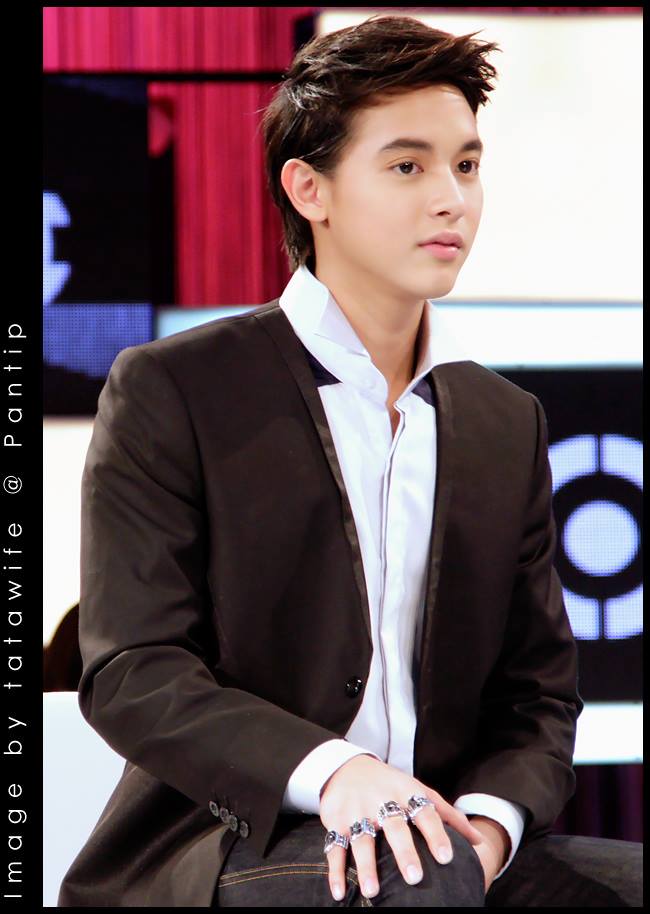 เจมส์ จิรายุ @ รายการ เจาะใจ (12-12-13)