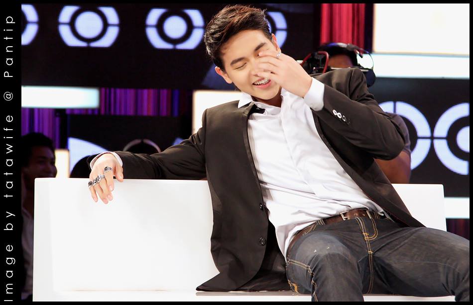 เจมส์ จิรายุ @ รายการ เจาะใจ (12-12-13)
