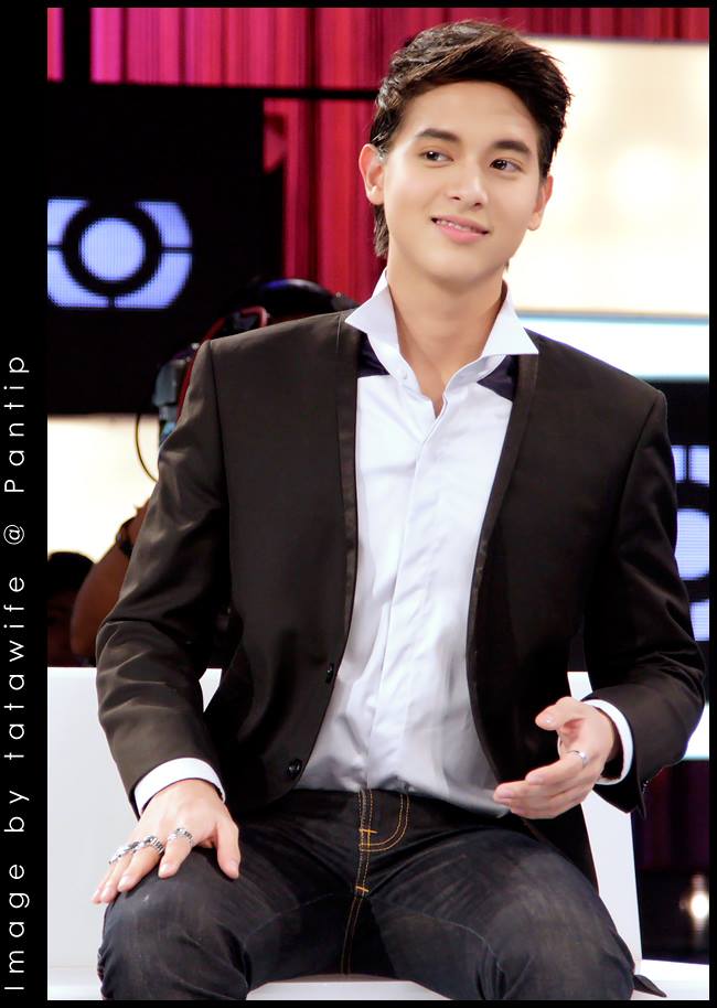 เจมส์ จิรายุ @ รายการ เจาะใจ (12-12-13)