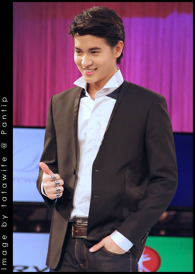 เจมส์ จิรายุ @ รายการ เจาะใจ (12-12-13)