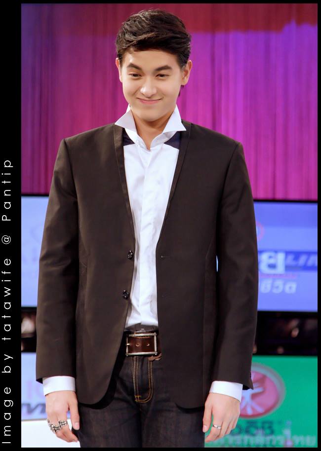 เจมส์ จิรายุ @ รายการ เจาะใจ (12-12-13)