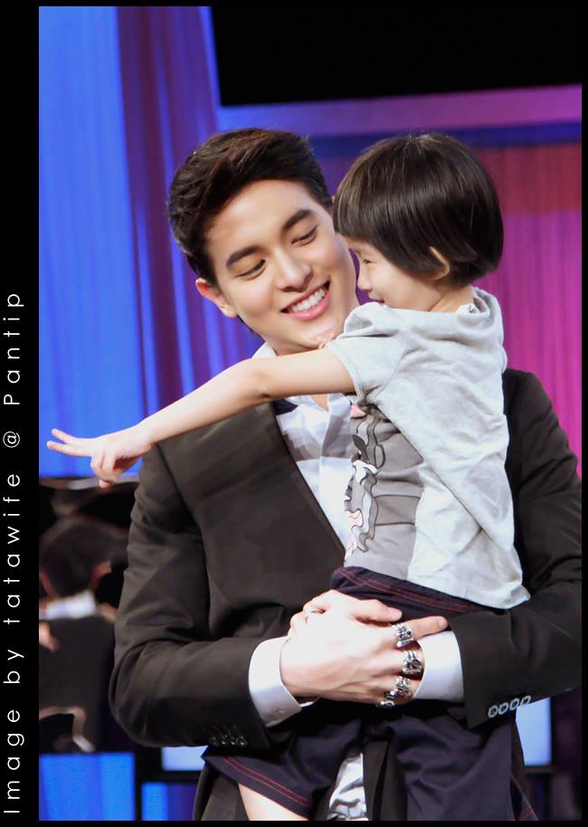 เจมส์ จิรายุ @ รายการ เจาะใจ (12-12-13)