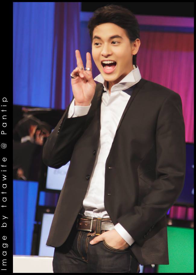 เจมส์ จิรายุ @ รายการ เจาะใจ (12-12-13)