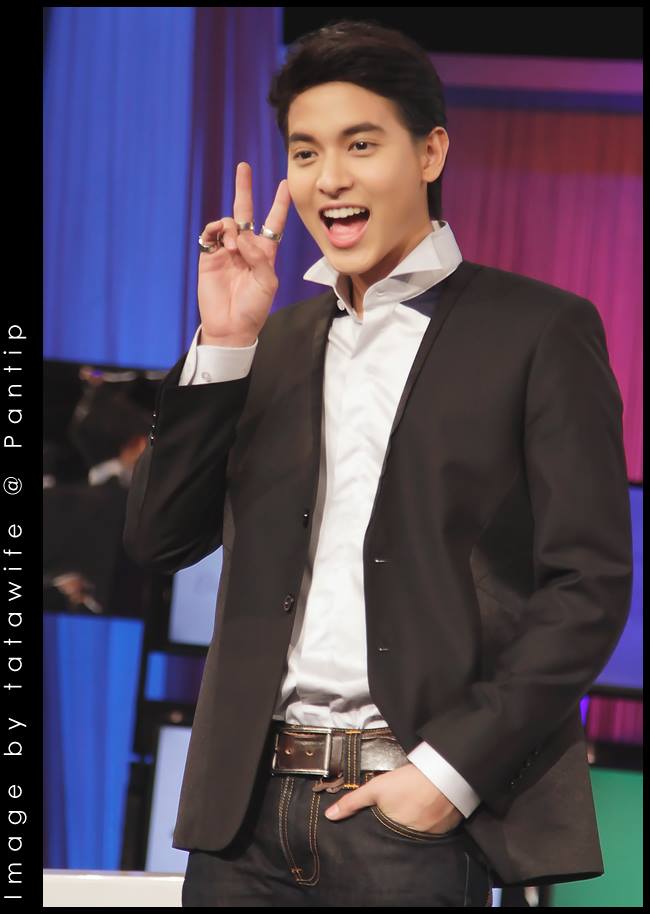 เจมส์ จิรายุ @ รายการ เจาะใจ (12-12-13)