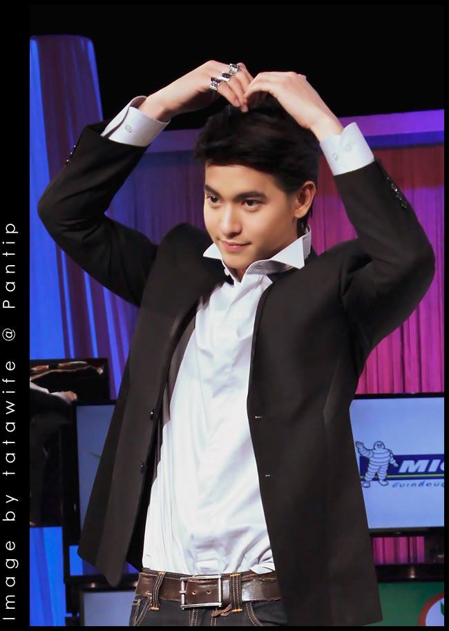 เจมส์ จิรายุ @ รายการ เจาะใจ (12-12-13)