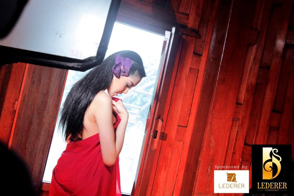 ที่สุดของ MV ฉาวเเห่งปี สักดอกนะ เเรงงง !!!