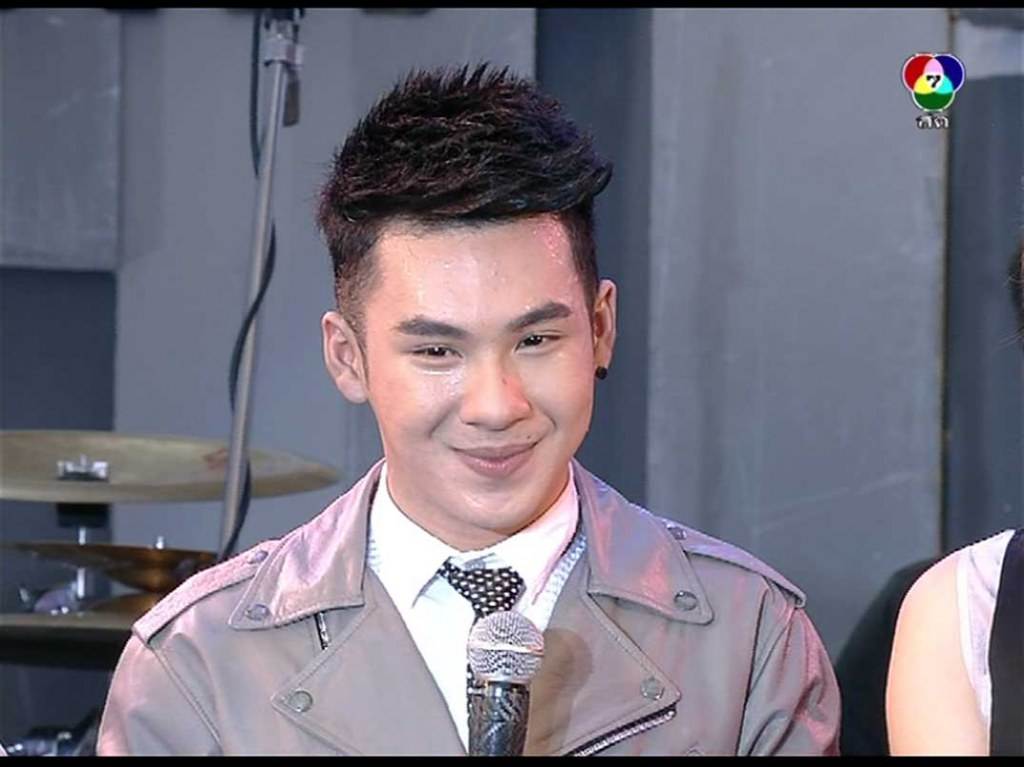 ตั้ม กัน  7 สีคอนเสิด