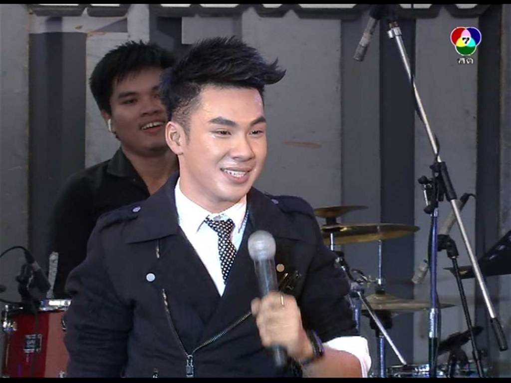 ตั้ม กัน  7 สีคอนเสิด