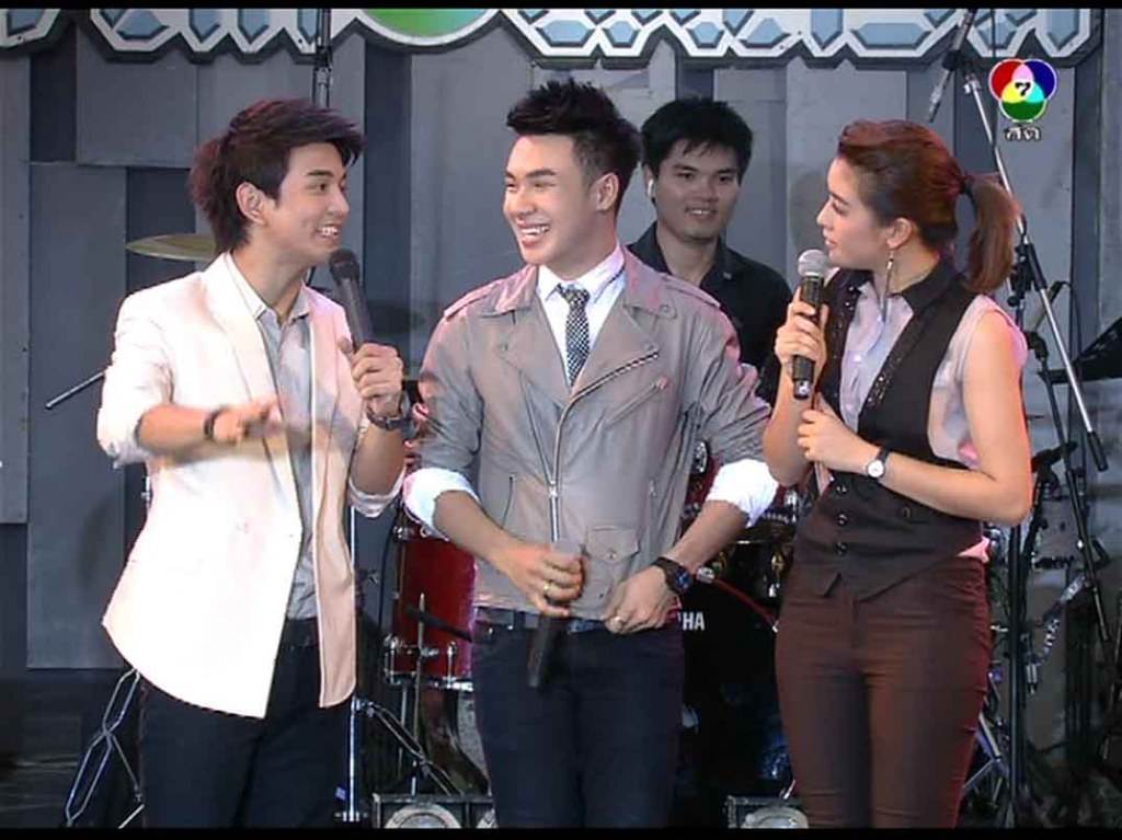 ตั้ม กัน  7 สีคอนเสิด
