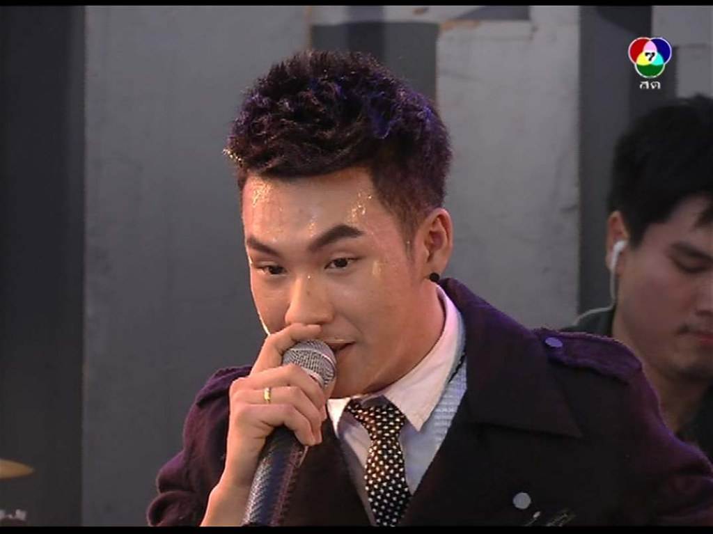 ตั้ม กัน  7 สีคอนเสิด