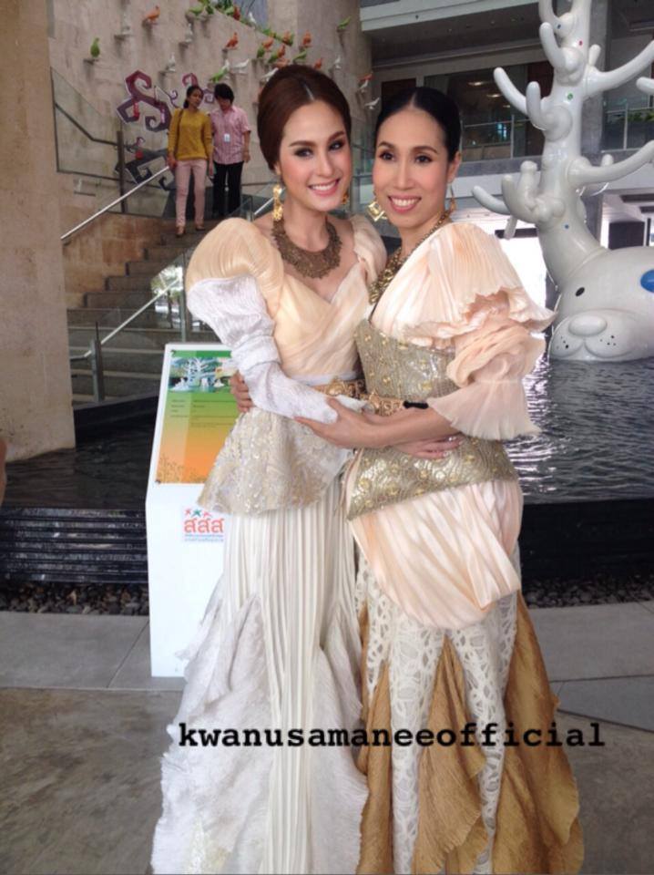 อ๋อม - ขวัญ @ งานแถลงข่าวละครเวที มหาชาติ มหาบุรุษ