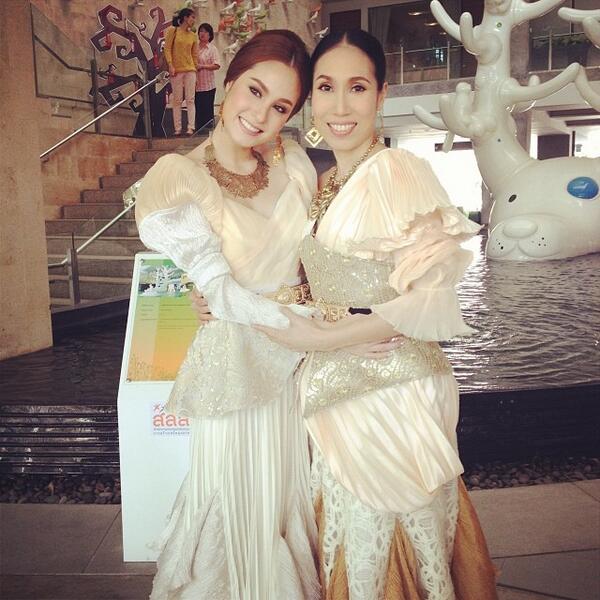 อ๋อม - ขวัญ @ งานแถลงข่าวละครเวที มหาชาติ มหาบุรุษ