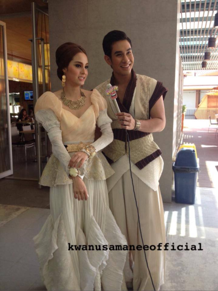 อ๋อม - ขวัญ @ งานแถลงข่าวละครเวที มหาชาติ มหาบุรุษ