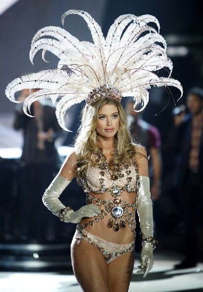 VICTORIA SECRET ANGLE