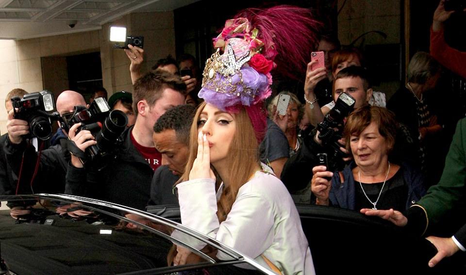 1. Lady Gaga 80 ล้าน