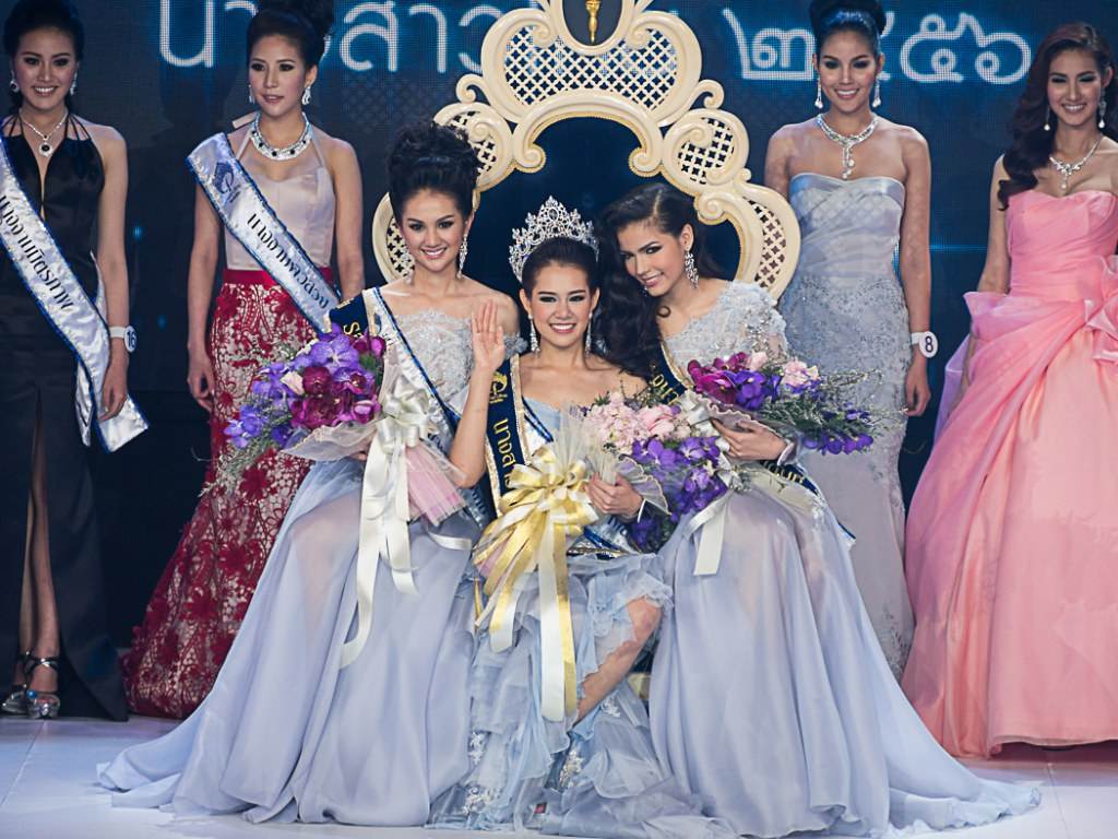 จีน่า อัจฉราภรณ์ กนกนทีสวัสดิ์ คว้ามงกุฎนางสาวไทย 2556 พร้อมรางวัลขวัญใจช่างภาพ