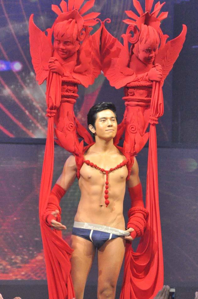 Paulo Avelino Bench