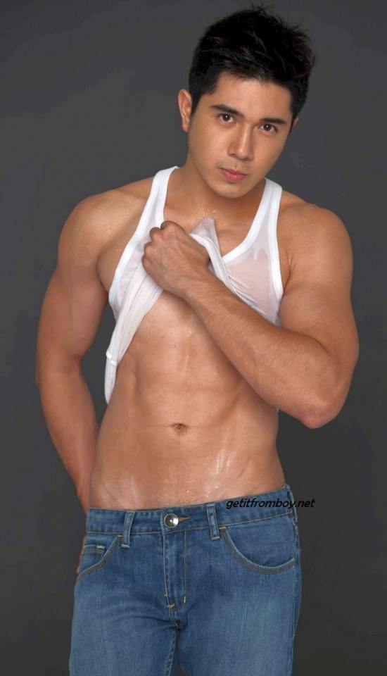 Paulo Avelino Bench