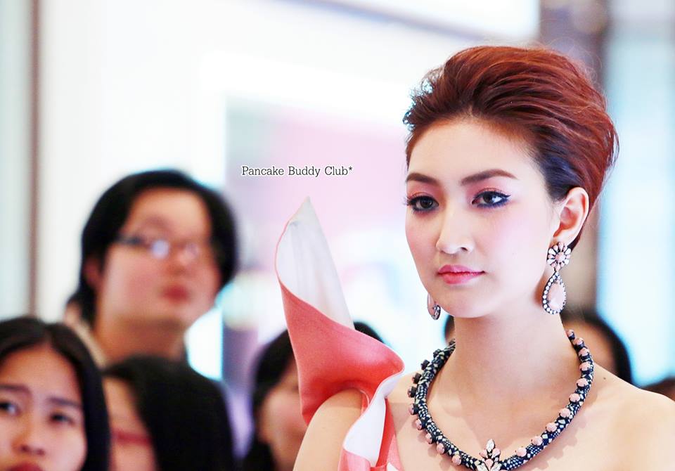 แพนเค้ก นางแผ่ความสง่าออกมาสุดๆในงาน Beauty Hall 14th Anniversary