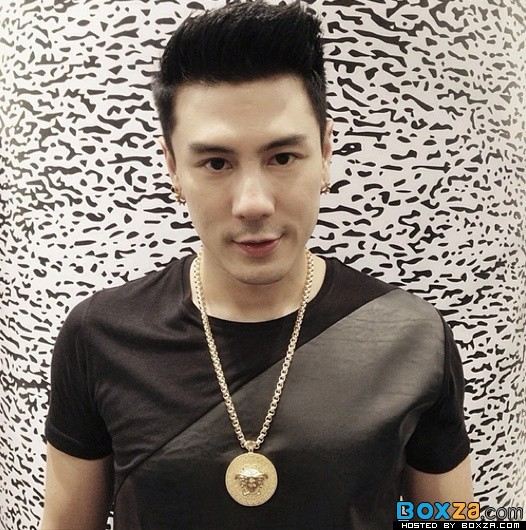 หล่อขั้นเทพคนนี้เขาฮอตมาแต่ไหนแต่ไรแล้ว ไม่ว่าจะกี่ปีๆ สาวน้อยสาวใหญ่ก็ยังเทใจให้ตลอดๆ สำหรับ Instag