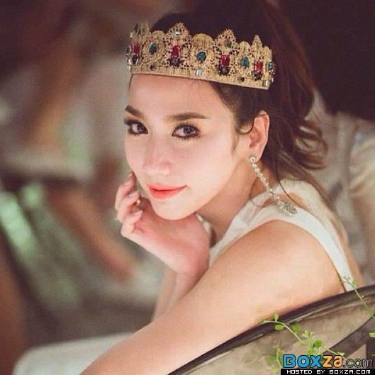 แน่นอนว่าอันดับ 1 คงเป็นใครไม่ได้นอกจาก อั้ม พัชราภา ไชยเชื้อ ซุป'ตาร์ตัวแม่ของวงการบันเทิงไทย ซึ่งน