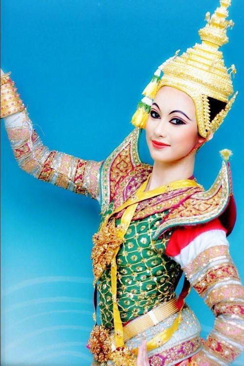 ชุดไทย